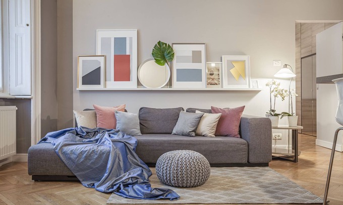 Inner City Budapest Apartment | HISTORIC PALACE Dreher, PEDESTRIAN ZONE Via Vaci, WiFi, A/C TV.