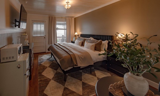 Chattanooga Bed & Breakfast | Historic Riverview Inn | Four