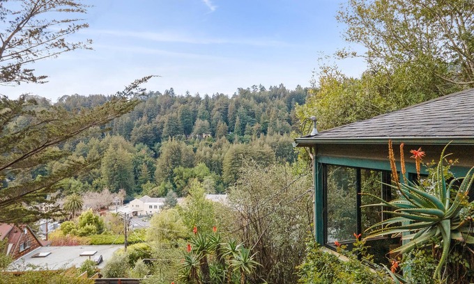 Mill Valley Cottage | Historic Town Center Cottage