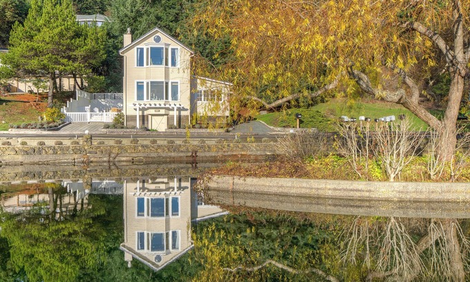 Rosario House | Historic Waterfront Home, Hot tub, Pets Welcome.