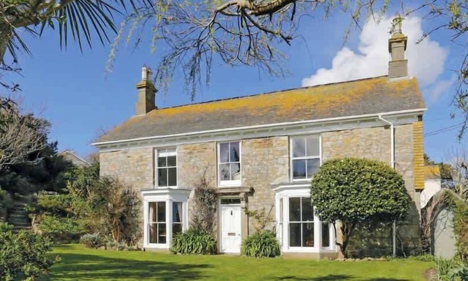Perranuthnoe House | Historical Churchtown House - Whole House
