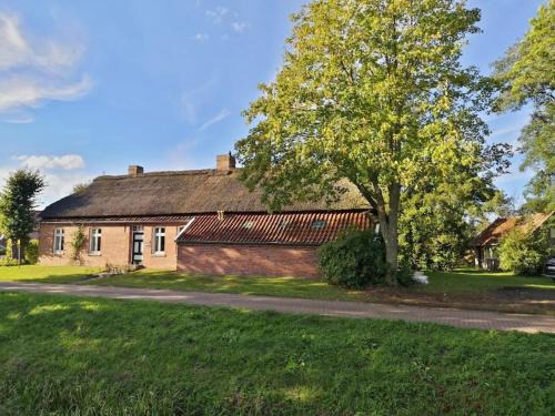 Grosefehn House | Historisches Reetdach-Haus - bis zu 21 Personen