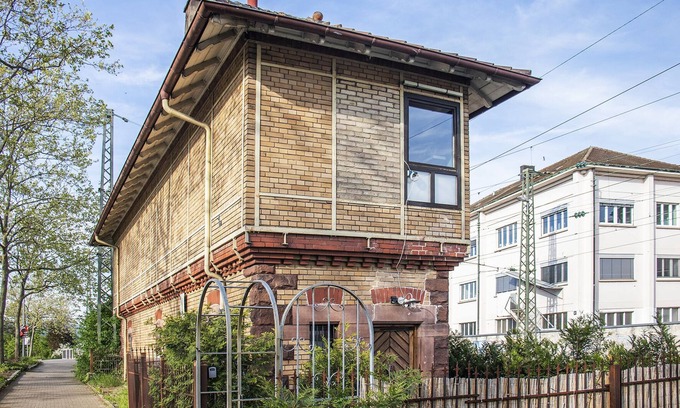 Loerrach House | ※Historisches Stellwerk|Boxspring bed|90sqm|Central※