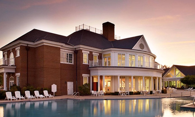 Williamsburg Resort | History, Busch Gardens, and the Beach!