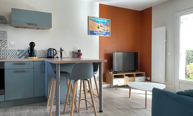 Saint-Palais-sur-Mer Apartment | HISTORY OF ESCAPE AT BELVEDERE, BEACHES AND CENTER ON FOOT, TERRACE/PARKING