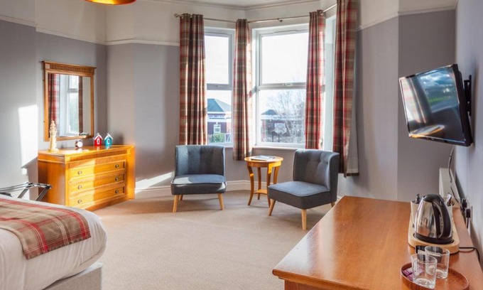 Lowestoft Apartment | HK Rooms - Self Catering Rooms