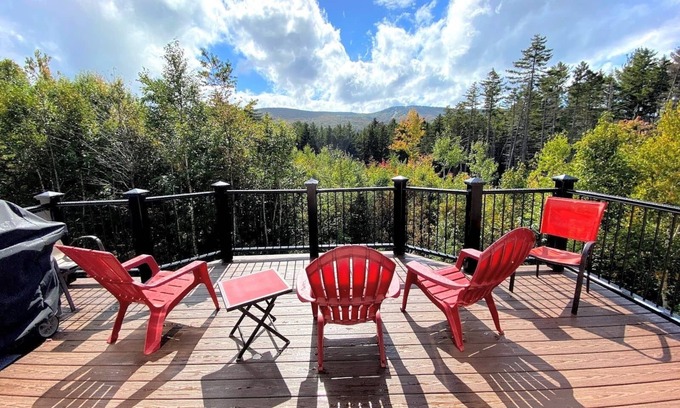 Bretton Woods House | HL96 Single family home with views and lots of space! Privacy, convenience, AC and Dog Friendly!