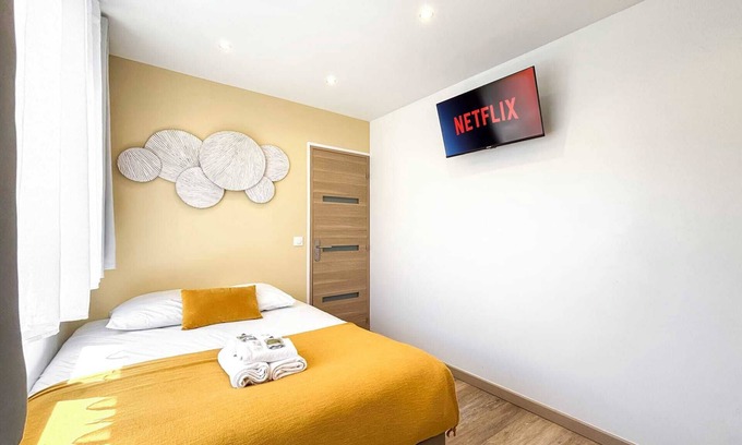 Le Pre-Saint-Gervais Apartment | Hoche A 12 - Studio Apartment, Sleeps 2