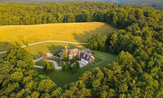 Rockbridge Cabin | Hocking Manor - Exquisite luxury in Hocking Hills