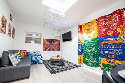 Watford House | Hogwarts House, Self Check in, Sleeps 4