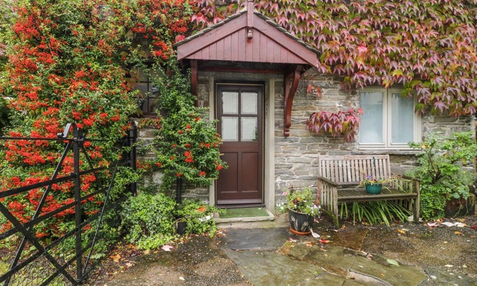 Lorton Cottage | HOLEMIRE BARN, with a garden in Lorton