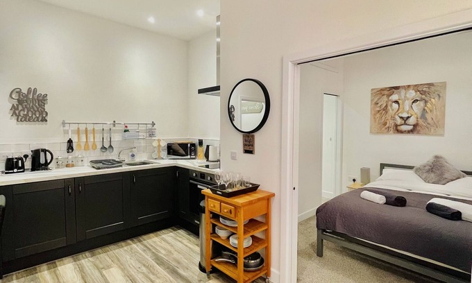 York Apartment | holgate hideout *free parking*