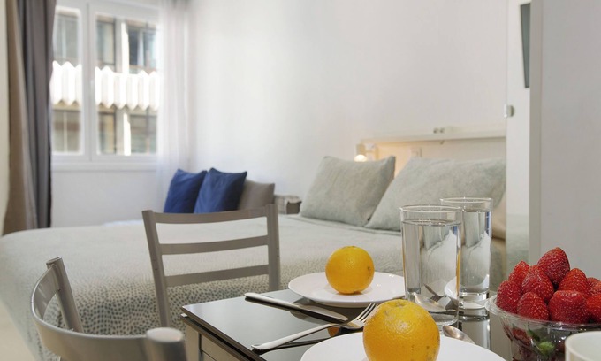 Las Palmas de Gran Canaria House | Holiday Home 'Beach Studio Apartment Canteras' with Sea View & Wi-Fi