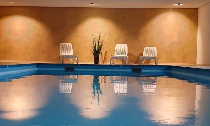 Schoenwald Apartment | Holiday apartment with WiFi, swimming pool and sauna in the center of Schönwald