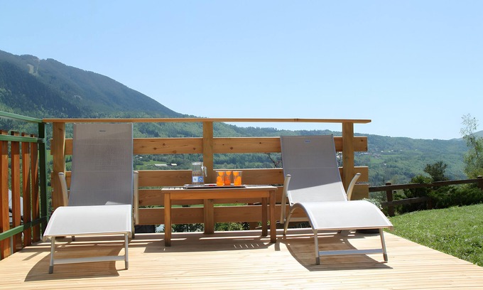 Saint-Jean-Saint-Nicolas House | Holiday Home 'Gentianes Bleues' with Mountain View, Private Terrace and Private Garden