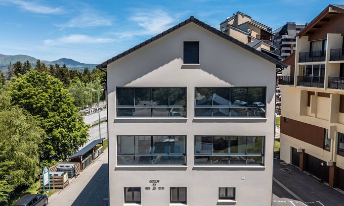 Ax-les-Thermes Apartment | Holiday Apartment "Résidence Pieds Des Pistes" near the Slopes with Private Terrace and Wi-Fi
