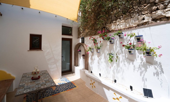 Competa Apartment | Holiday Apartment "Andalucía" with Patio, A/C & Wi-Fi
