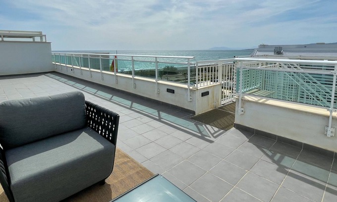 Torrox Costa Apartment | Holiday Apartment 'Atico Duna Beach' with Sea View & Wi-Fi
