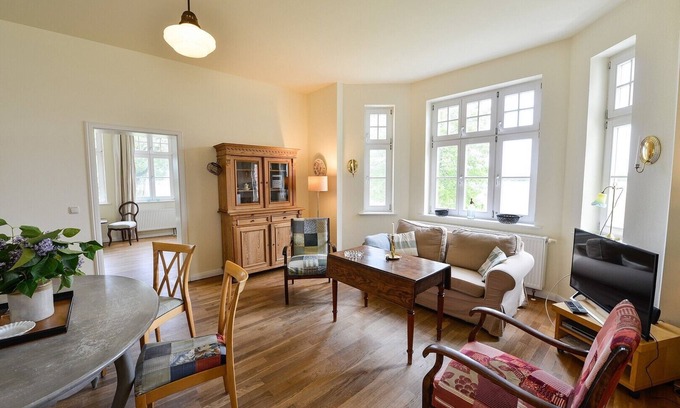Grubnow Apartment | Holiday Apartment "Gut Grubnow Rügen - 3" with Lake View, Shared Terrace & Wi-Fi