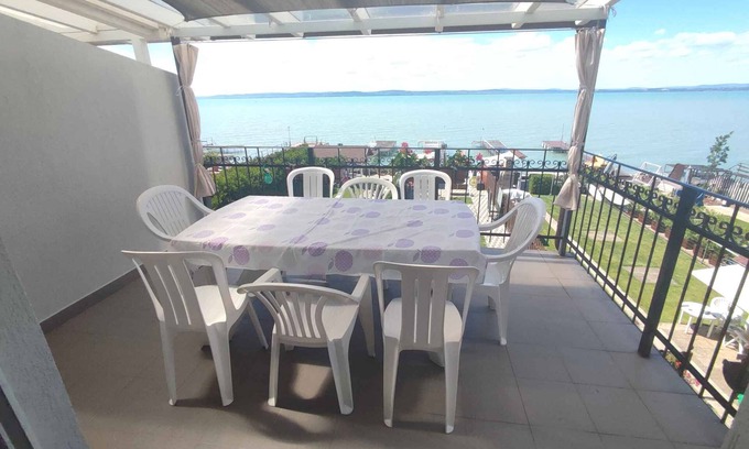 Siofok-Sosto Apartment | Holiday apartment Directly on the lake with its own jetty