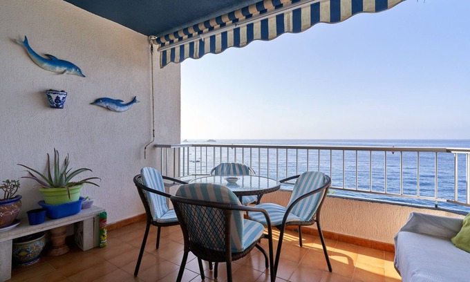 Almunecar Apartment | Holiday Apartment 'Epsilon 2 4f Primera Línea De Playa' with Sea View, Shared Pool & Wi-Fi