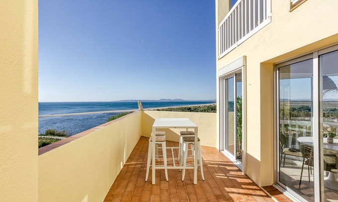 Empuriabrava Apartment | Holiday Apartment "Empuriavida" with Sea View, Private Terrace & Wi-Fi