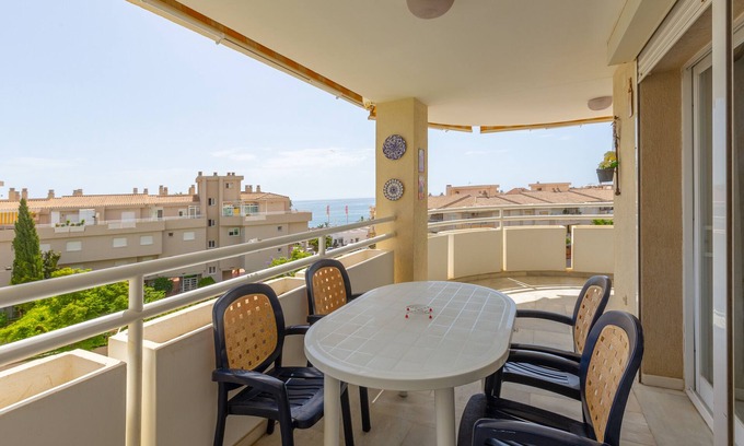 Carihuela Apartment | Holiday Apartment Carihuela beach close to the Beach with Shared Pool & Wi-Fi