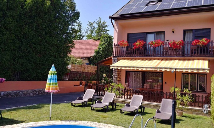 Balatonfoldvar Apartment | Holiday apartment with Pool and Internet