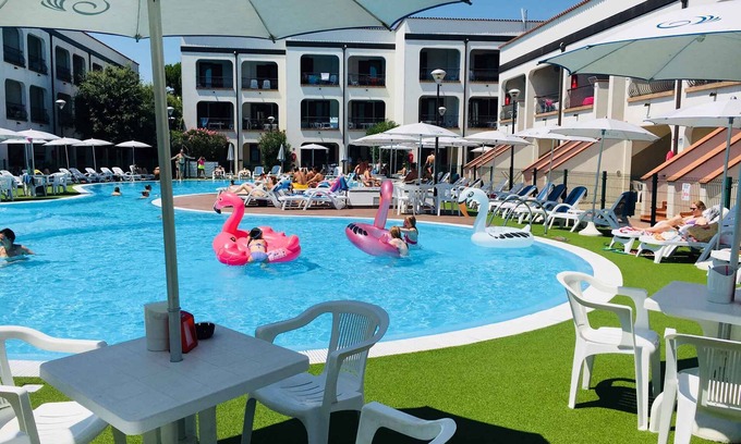 Lido di Spina Apartment | Holiday apartment with outpool