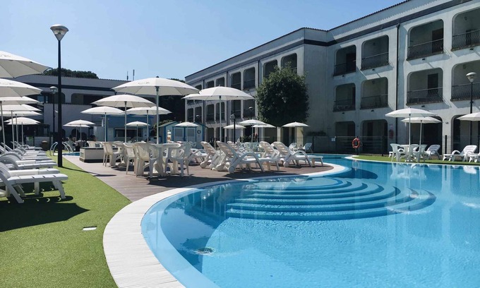 Lido di Spina Apartment | Holiday apartment with outdoor pool