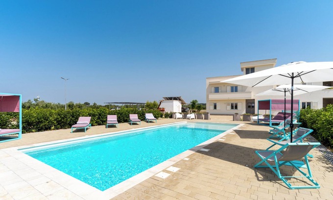 Galatone Apartment | Holiday Apartment "Le Scuderie 3" with Shared Pool, Shared Terrace & Wi-Fi