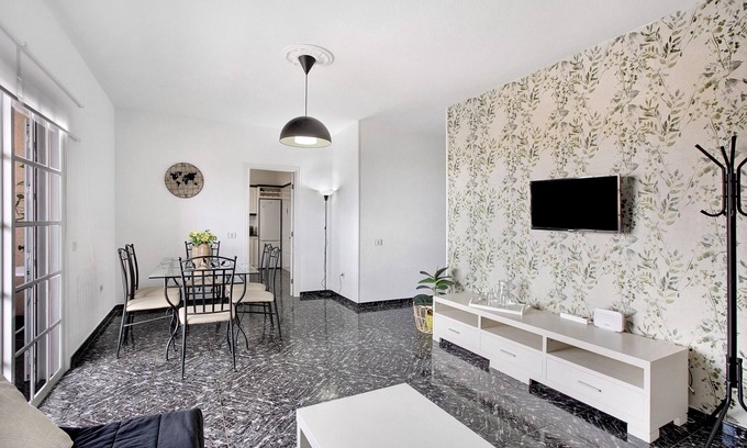 Los Gavilanes Apartment | Holiday Apartment "Los Morales" with Sea View, Shared Terrace & Wi-Fi