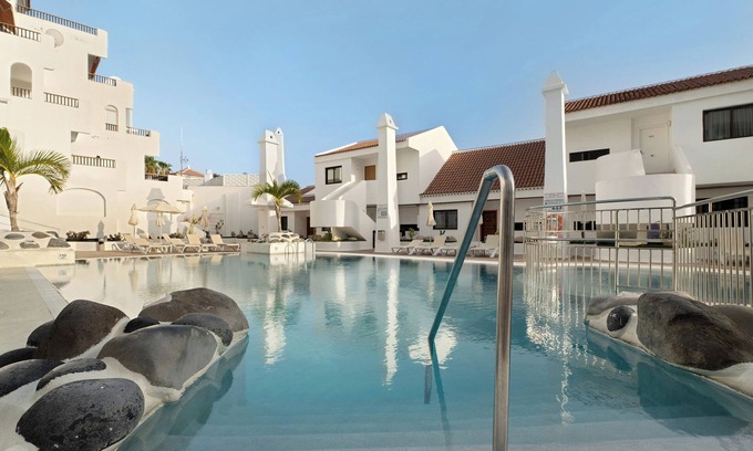 San Eugenio Apartment | Holiday Apartment 'Penthause Luxe 501 Sea View Pool' with Sea View, Private Terrace and Wi-Fi