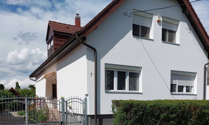 Keszthely Apartment | Holiday apartment with barbecue and Internet