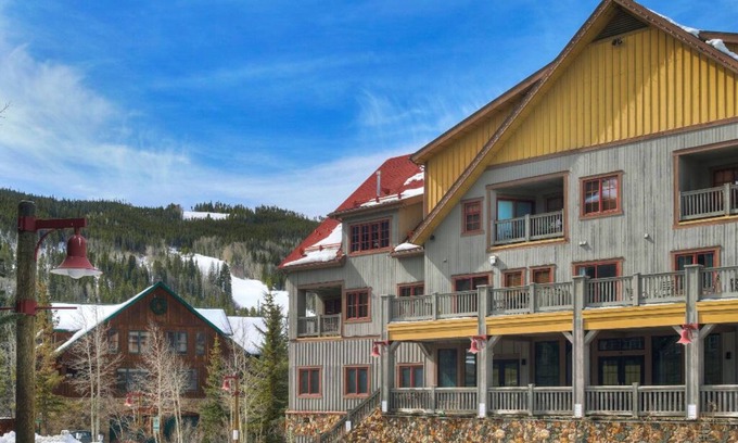 River Run Condo | Holiday for 4 | Prime Location + Exclusive Privacy