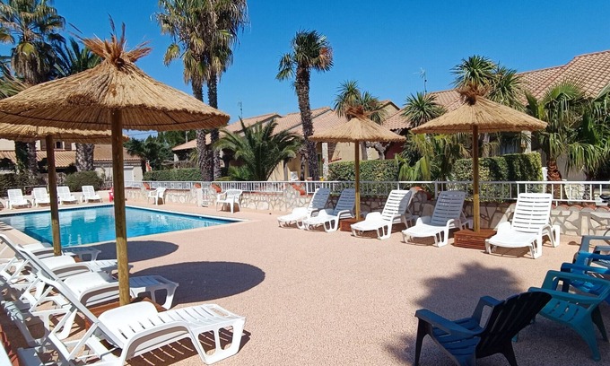 Roquefort-des-Corbieres House | Holiday Home 'La Capelle 4 Persons 876' with Shared Pool, Wi-Fi and Air Conditioning