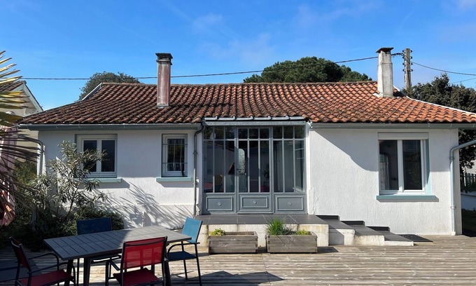 Saint-Trojan-les-Bains House | Holiday Home 'Maison Moderne Avec Charme' with Private Terrace