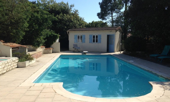 Saint-Trojan-les-Bains House | Holiday Home 'Jardin Arboré, Belle Maison Piscine' with Private Pool, Terrace and Wi-Fi