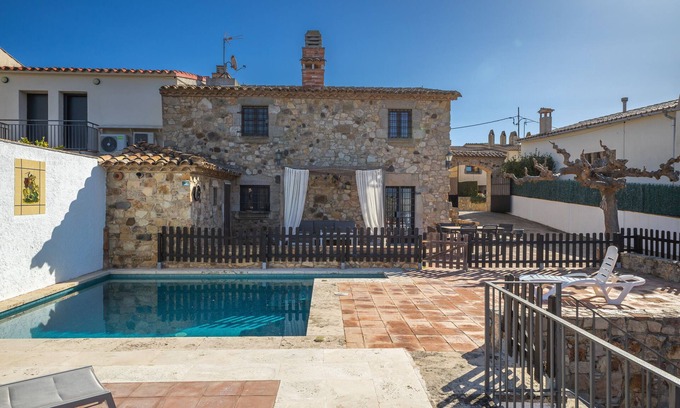 Santa Cristina de Aro House | Holiday Home 'Can Tarana' with Mountain View, Private Pool and Wi-Fi