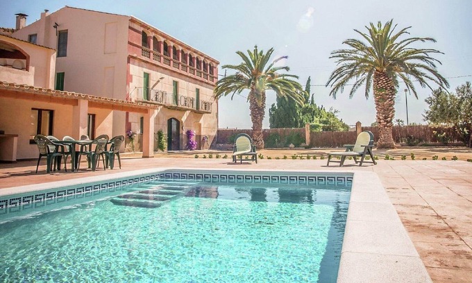 Sant Pere Pescador Villa | Holiday Home in St Pere Pescador with Pool