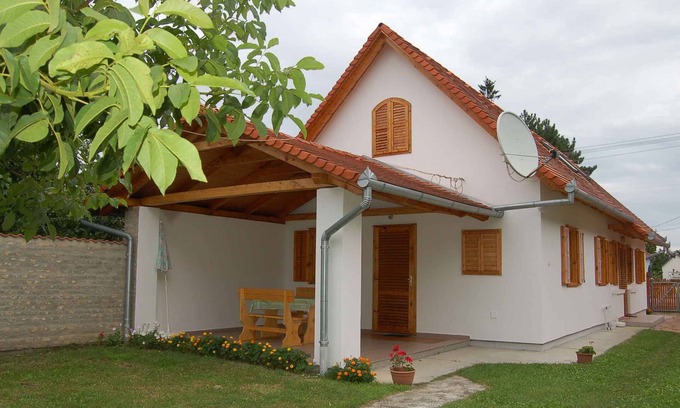 Balatonbereny House | Holiday home 200m from the beach