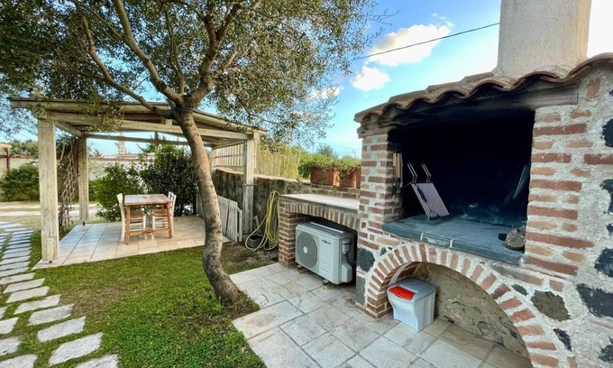 Orosei Apartment | holiday home 5 minutes from the sea, surrounded by nature