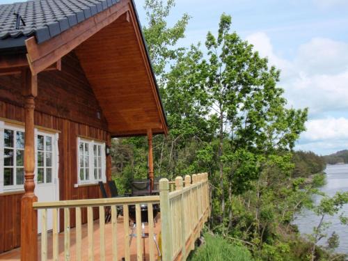 Tysnes House | Holiday Home Blåbærhytta by Interhome