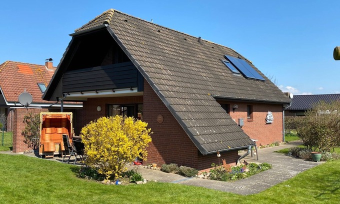Friedrichskoog House | 'Holiday Home Britschock' with Private Terrace, Garden and Wi-Fi
