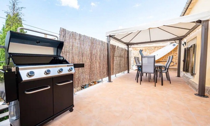 Binissalem House | Holiday Home 'C'an Artur' with Private Terrace and Wi-Fi