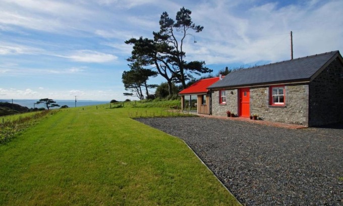 Aberystwyth House | Holiday Home Cae Cwpwl by Interhome