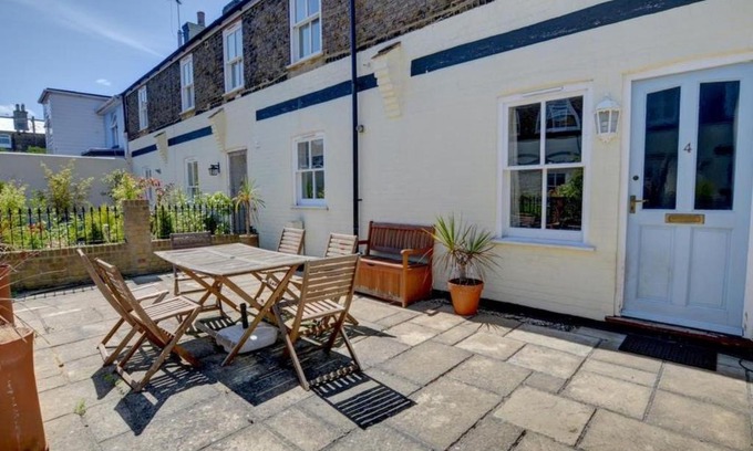 Deal House | Holiday Home Cam Court by Interhome