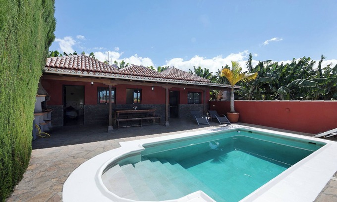 Tijarafe House | Holiday Home "Casa La Flamenca" with Sea Views, Private Pool and Wi-Fi