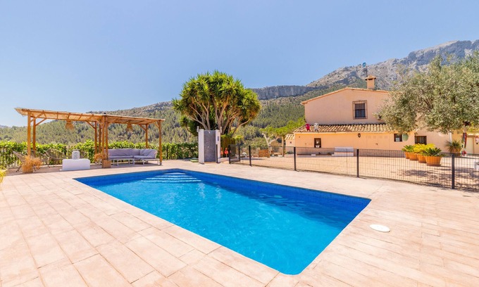 Altea la Vella House | Holiday Home 'Casa La Lloma' with Mountain View, Private Pool and Wi-Fi