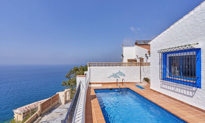 Almunecar House | Holiday Home 'Casa Vistamar' with Sea View, Private Pool and Wi-Fi